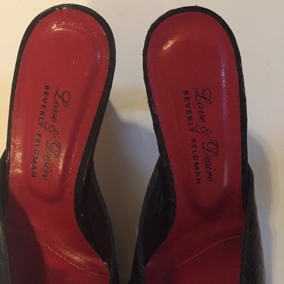 Beverly Feldman Snakeskin Slip on Heels Size 8 - Picture 4 of 7